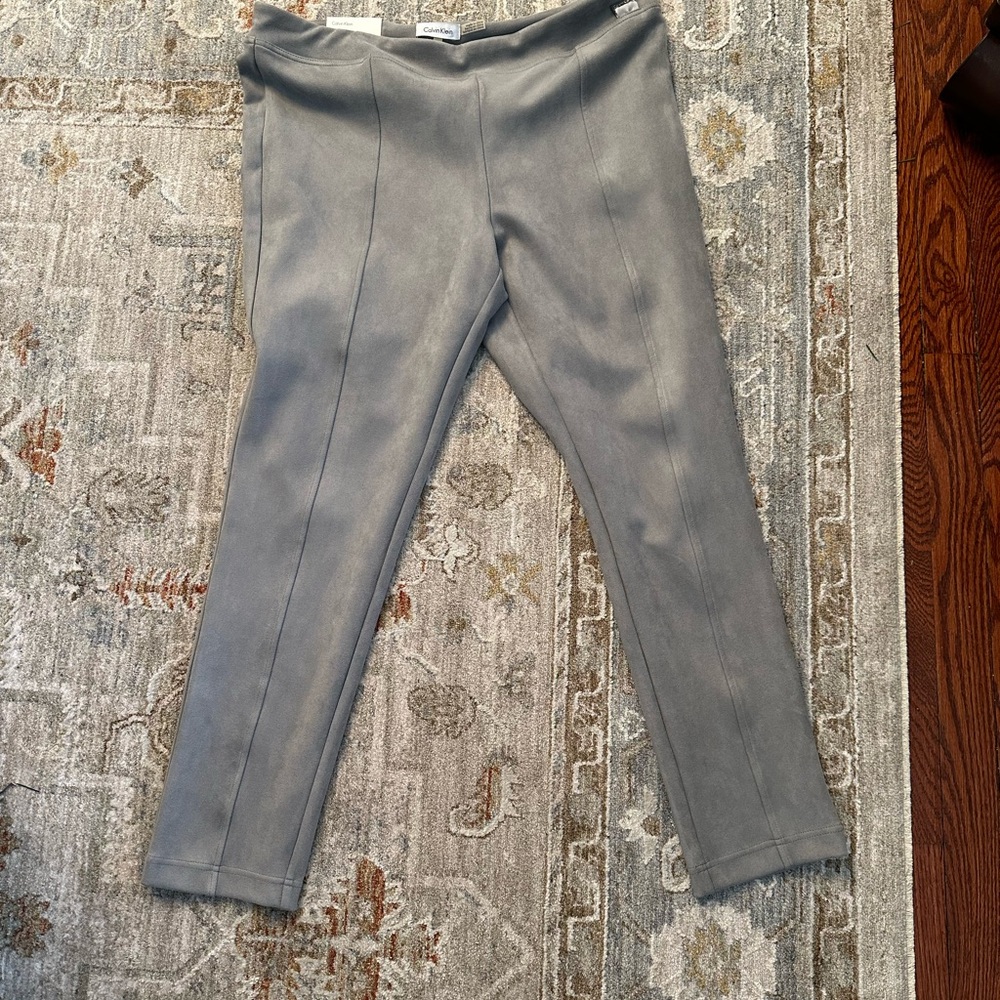 Lovely suede like ankle pants. Feel great look amazing. Very dressy on XL